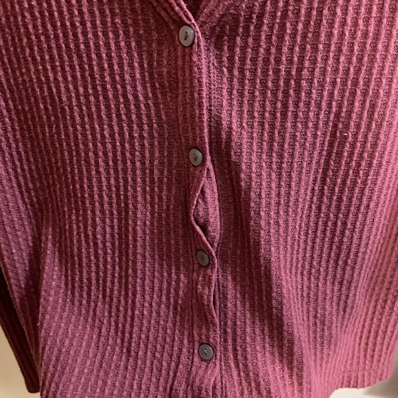 Waffle knit top! - Picture 3 of 4